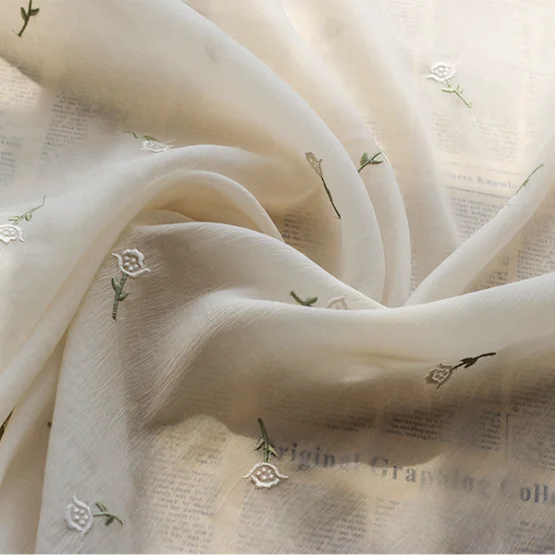 Новая тонкая шифоновая ткань из шелкового крепа с объемной мелкой цветочной вышивкой для юбки платья, по метру